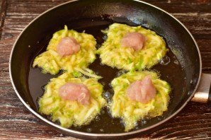 Ленивые беляши из кабачков с мясным фаршем Ленивые беляши из кабачков с мясным фаршем