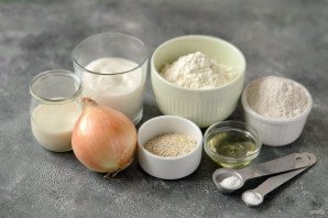 Луковый хлеб в духовке без дрожжей