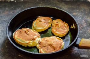 Оладьи со сливами Оладьи со сливами