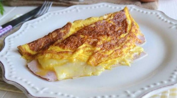 Омлет на сковороде с молоком и сыром — 5 простых рецептов с фото Омлет на сковороде с молоком и сыром — 5 простых рецептов с фото