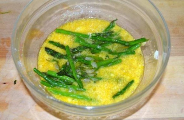 Омлет на сковороде с сыром — 5 рецептов с овощами