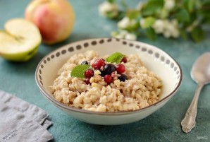 Овсянка с яблочным пюре