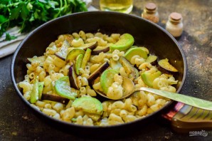 Паста с баклажанами и кабачками