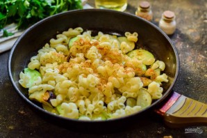 Паста с баклажанами и кабачками