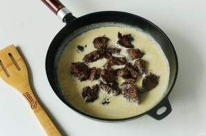 Печень в соусе "Бешамель"