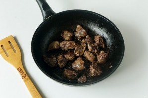 Печень в соусе "Бешамель"