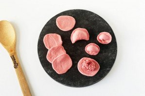 Пельмени со свеклой