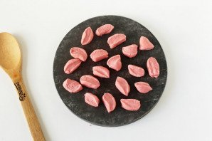 Пельмени со свеклой