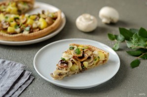 Песочный пирог с грибами и картофелем
