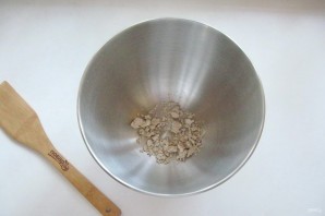 Пирог с сухофруктами из дрожжевого теста