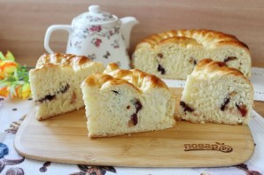 Пирог с сухофруктами из дрожжевого теста