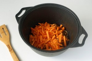 Плов с бараниной и черносливом