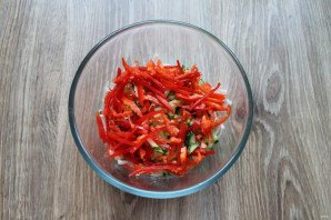 Салат из дайкона с кальмарами