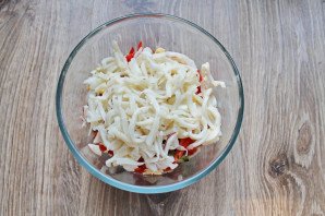 Салат из дайкона с кальмарами