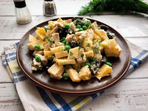 Салат из курицы с черносливом и апельсином Салат из курицы с черносливом и апельсином