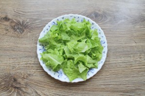 Салат с языком и кедровыми орешками