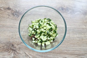 Салат с языком и кедровыми орешками