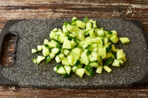 Салат с языком и сухариками Салат с языком и сухариками