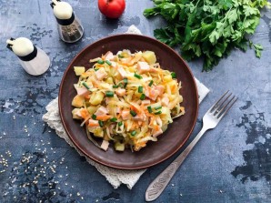 Салат с квашеной капустой и ветчиной Салат с квашеной капустой и ветчиной