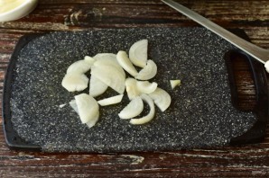 Салат с мясом и солеными огурцами