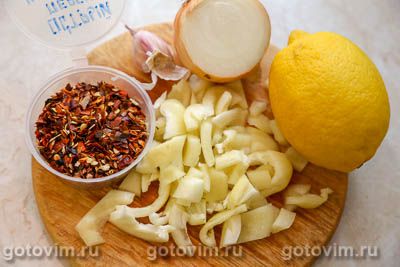 Шашлык из сердца на мангале в маринаде с перцем чили Шашлык из сердца на мангале в маринаде с перцем чили