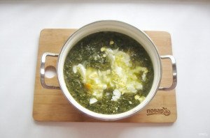 Щавелевый суп с мясом и яйцом