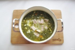 Щавелевый суп с мясом и яйцом