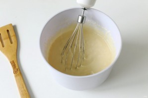 Сметанный пирог со сливами