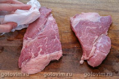 Стейки из говядины на мангале, маринованные в йогурте