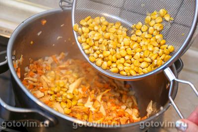 Суп куриный с лисичками и кукурузой