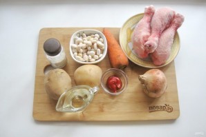 Томатный суп с фасолью и курицей