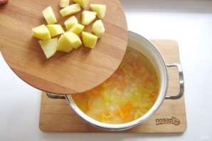 Томатный суп с фасолью и курицей