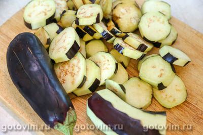 Тушеные желудки индейки с баклажанами и соевым соусом Тушеные желудки индейки с баклажанами и соевым соусом