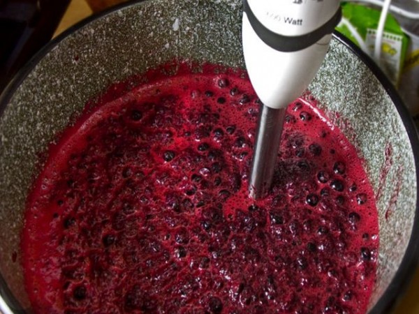 Вино из черноплодной рябины в домашних условиях — простые рецепты Вино из черноплодной рябины в домашних условиях — простые рецепты