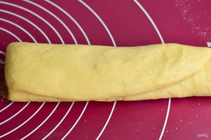 Завитушки с корицей из дрожжевого теста