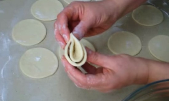  Пироги на Новый 2021 год — 16 рецептов домашних вкусных праздничных пирогов