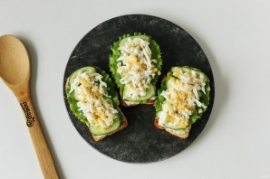 Английский сэндвич с огурцом и яйцом