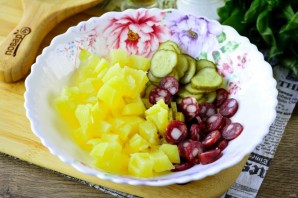 Баварский салат с охотничьими колбасками Баварский салат с охотничьими колбасками