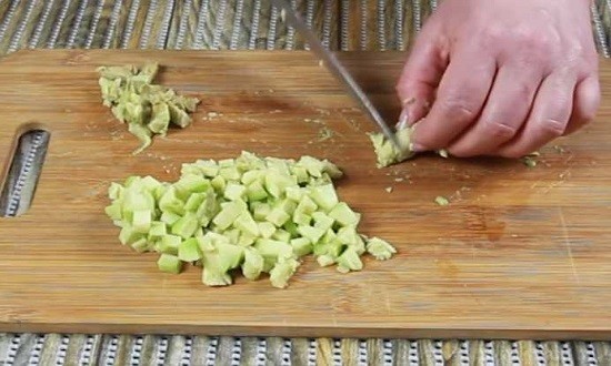 Бесподобно вкусные салаты на Новый год, первыми сметаются со стола Бесподобно вкусные салаты на Новый год, первыми сметаются со стола