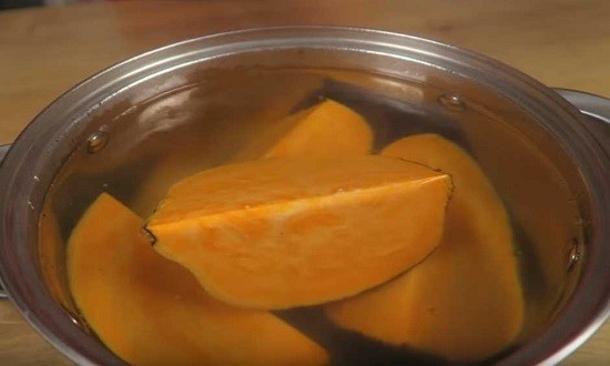 Бесподобно вкусные салаты на Новый год, первыми сметаются со стола Бесподобно вкусные салаты на Новый год, первыми сметаются со стола