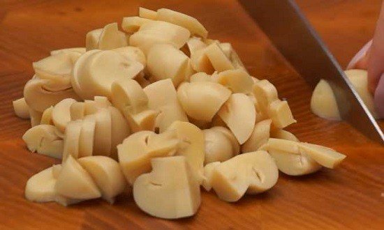 Бесподобно вкусные салаты на Новый год, первыми сметаются со стола Бесподобно вкусные салаты на Новый год, первыми сметаются со стола