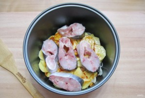 Форель с картофелем в мультиварке