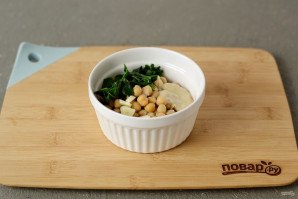 Хумус с базиликом