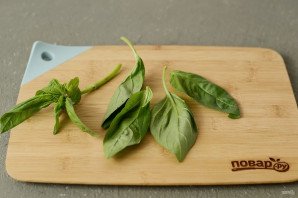 Хумус с базиликом