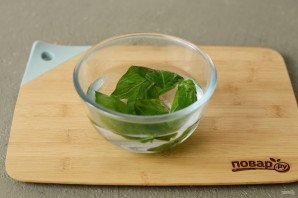 Хумус с базиликом