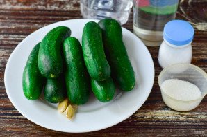 Кисло-сладкие маринованные огурцы