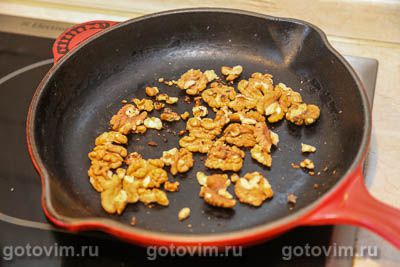 Конкильони с капустой кейл и грецкими орехами