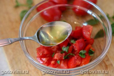 Кростини с помидорами и базиликом