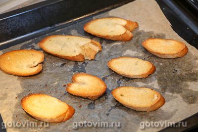 Кростини с помидорами и базиликом