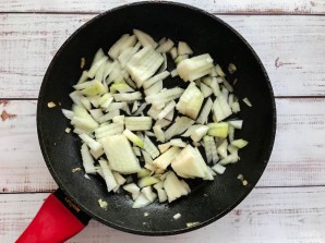 Курица с кабачками в сливочном соусе